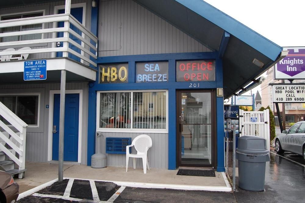 Sea Breeze Inn photo 27