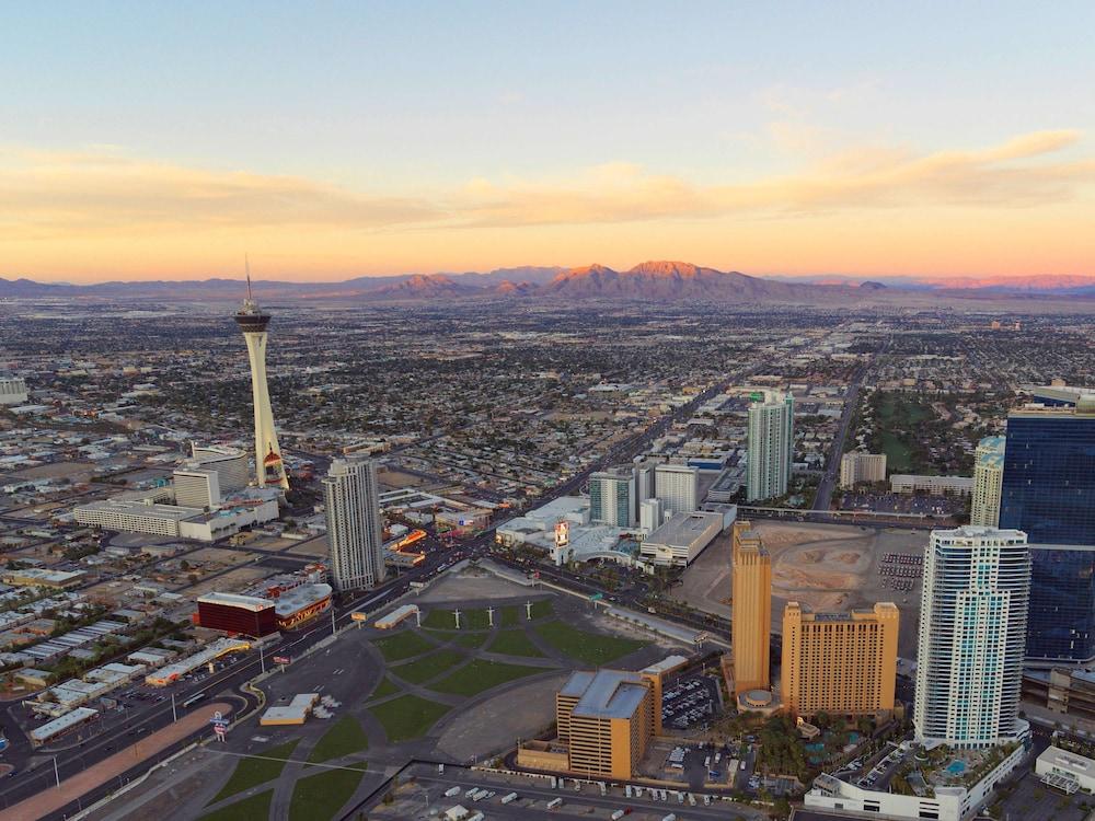 Hilton Grand Vacations Club on the Las Vegas Strip photo 24