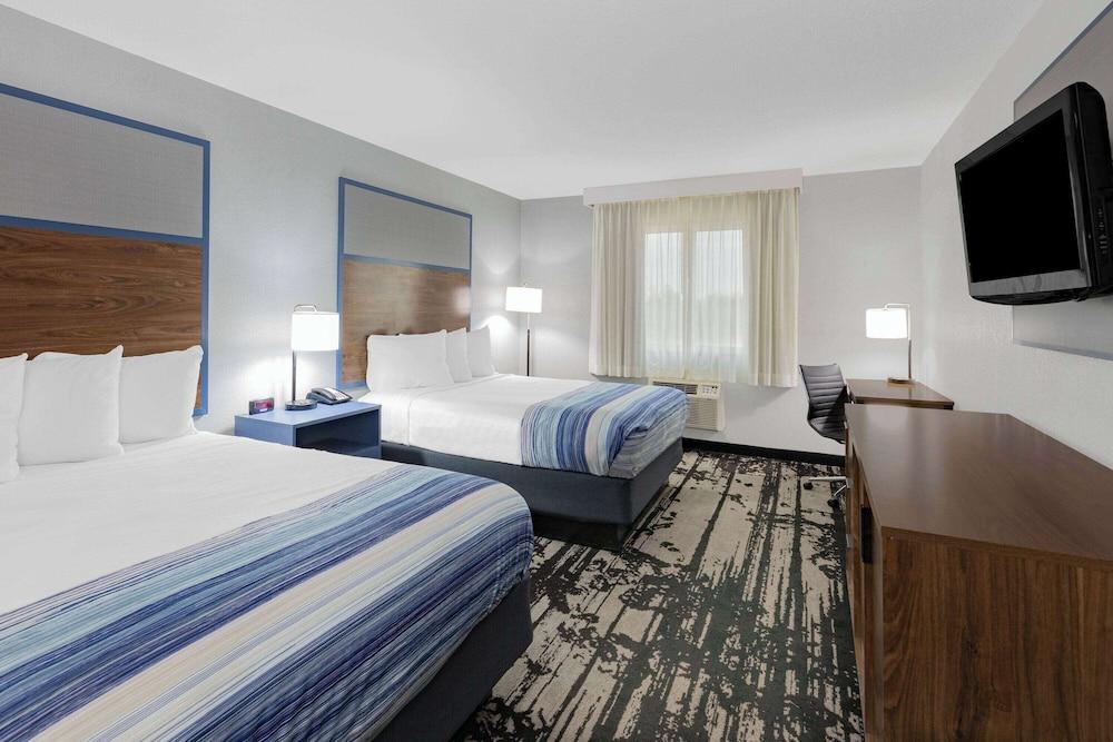 AmericInn by Wyndham Pella photo 13