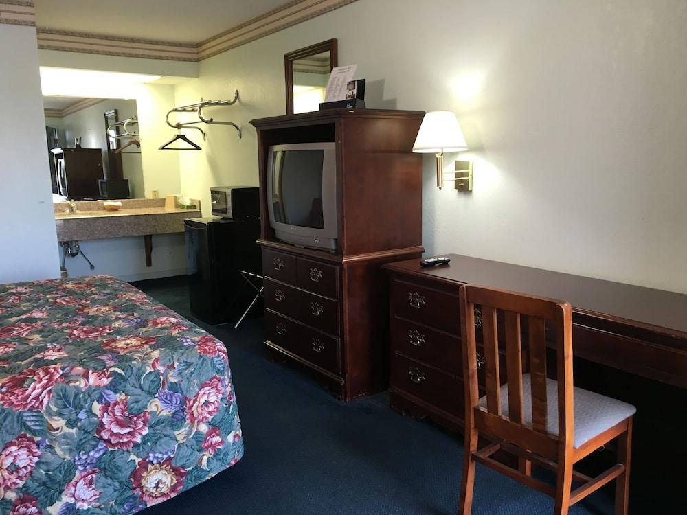 Lexington Inn photo 15