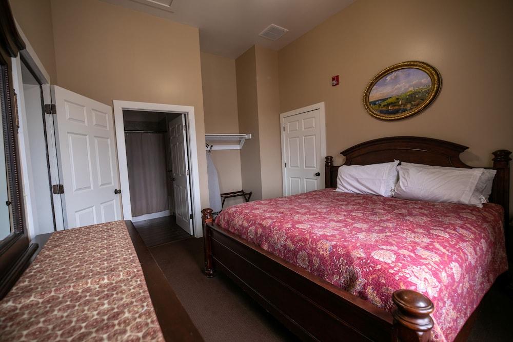 Nauvoo Temple House Hotel photo 26