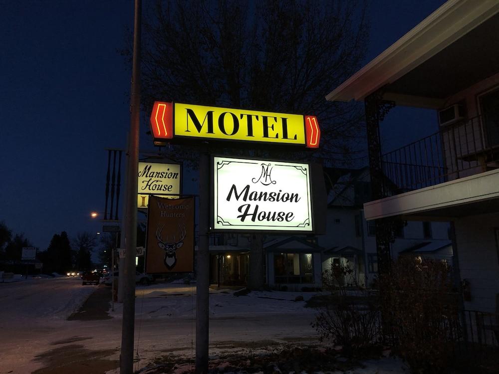 Mansion House Motel photo 32