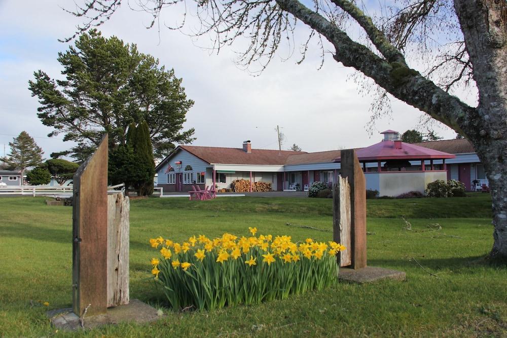 Mariner's Cove Inn photo 25