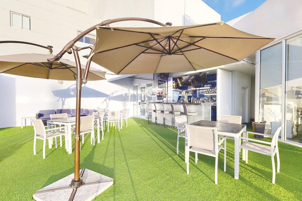 Nuvo Suites Hotel photo 83