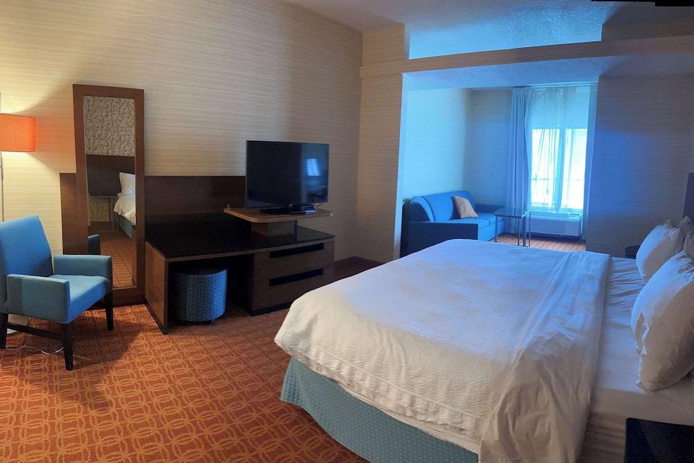 Comfort Inn & Suites photo 3