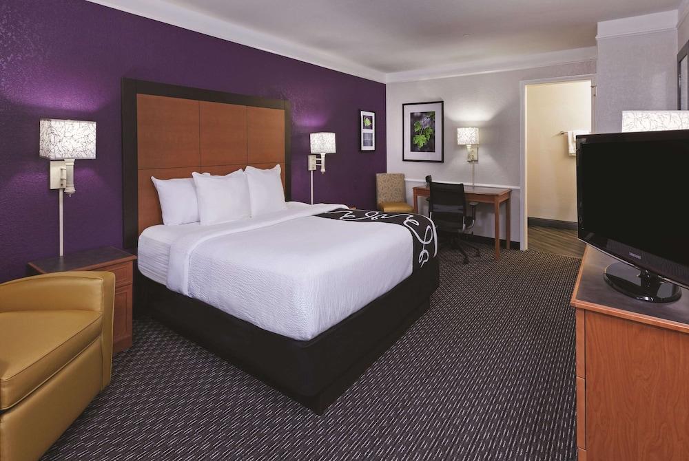 La Quinta Inn by Wyndham San Marcos photo 16