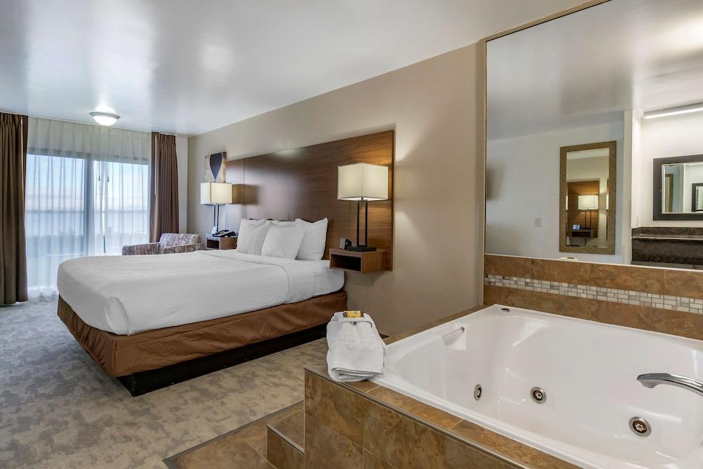 Best Western Plus Lake Front Hotel photo 44