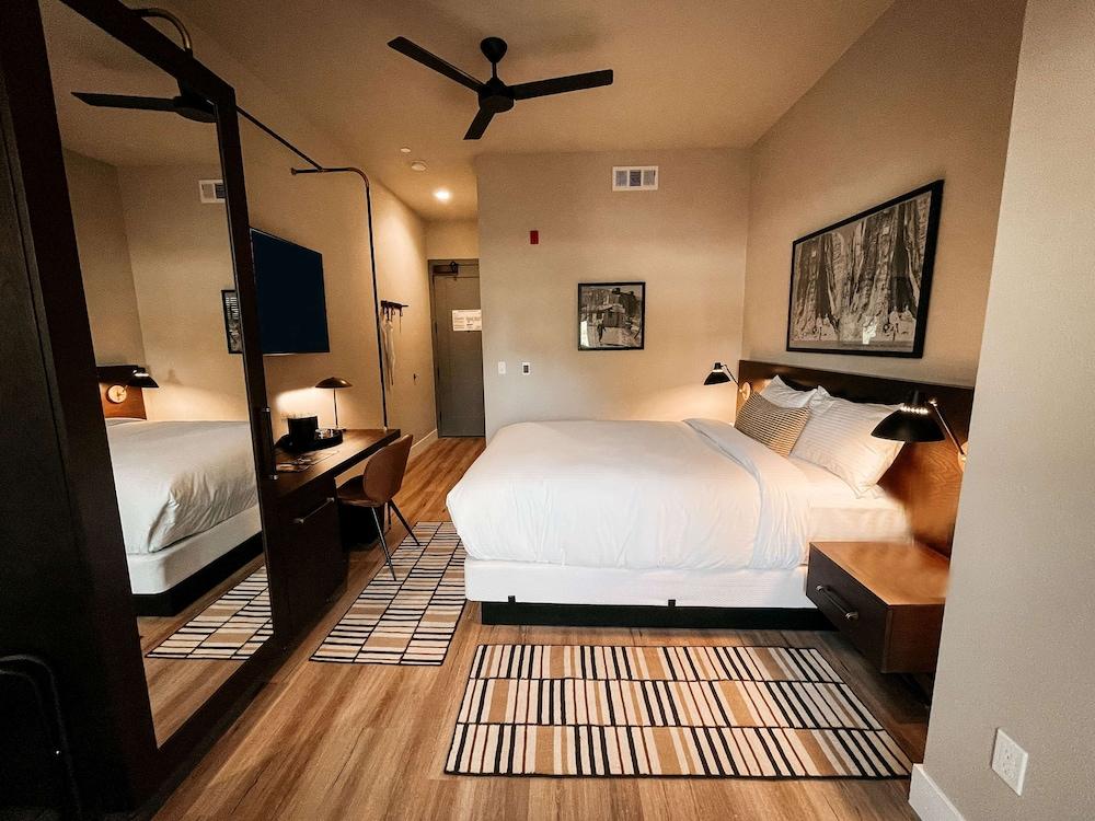 Gateway Hotel, Trademark Collection by Wyndham photo 11