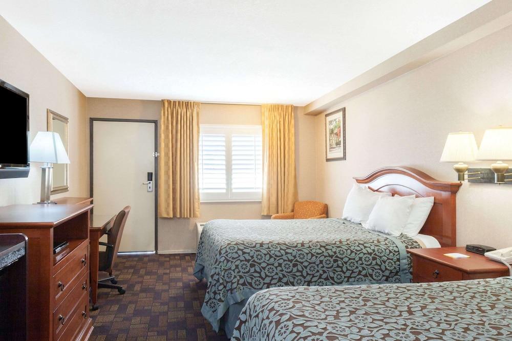 Days Inn by Wyndham Alhambra CA photo 7