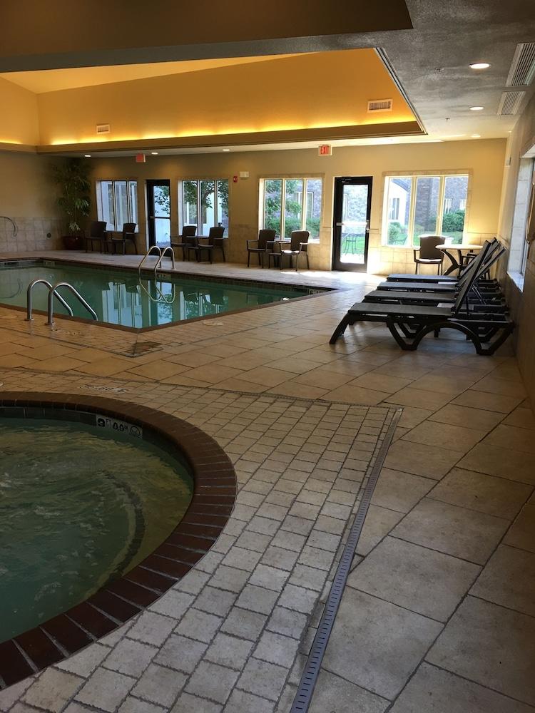 Comfort Inn Bentonville - Crystal Bridges photo 56