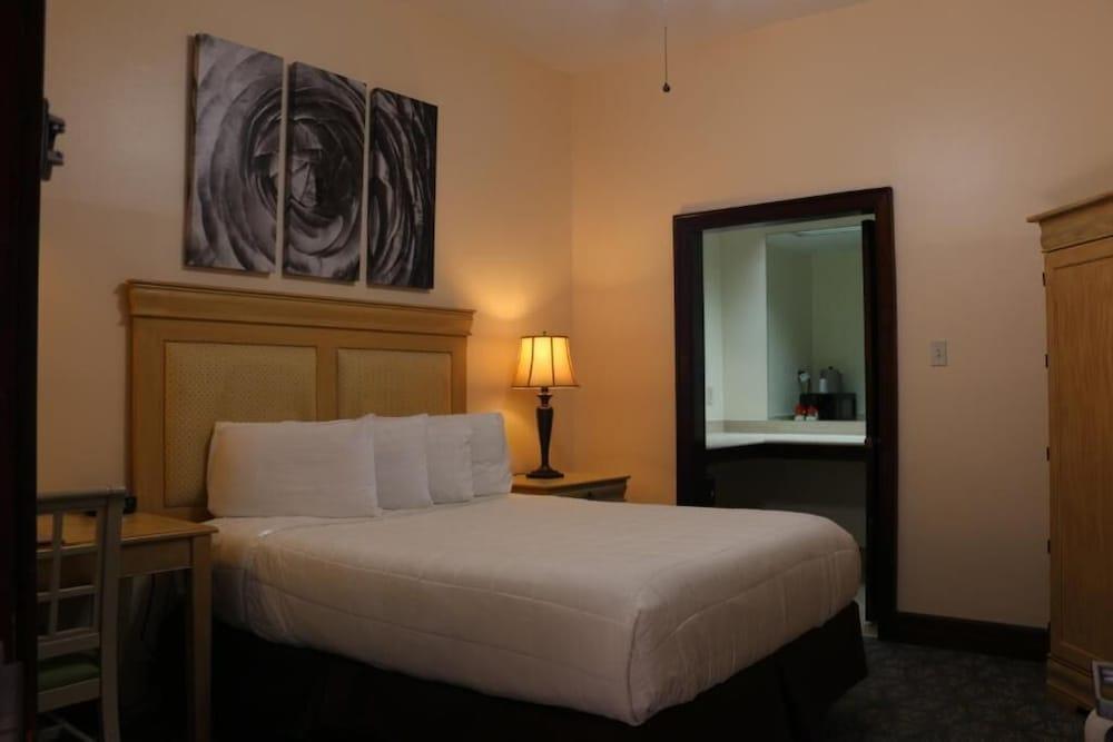 Garden District Hotel photo 21