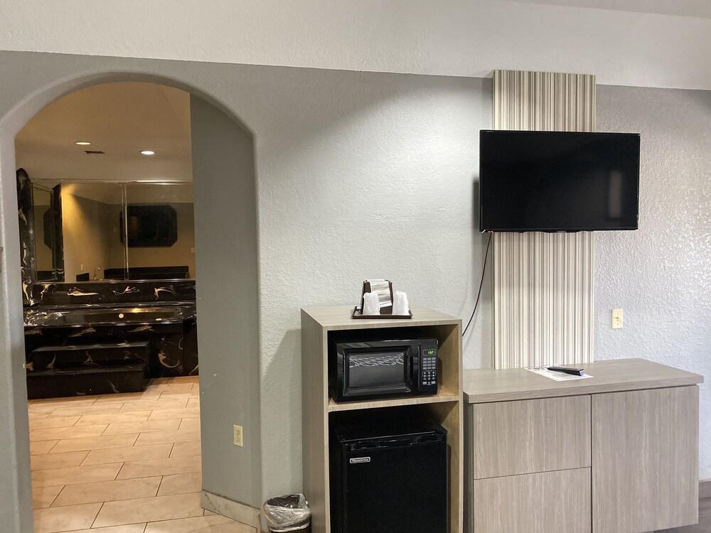 Island Suites photo 39