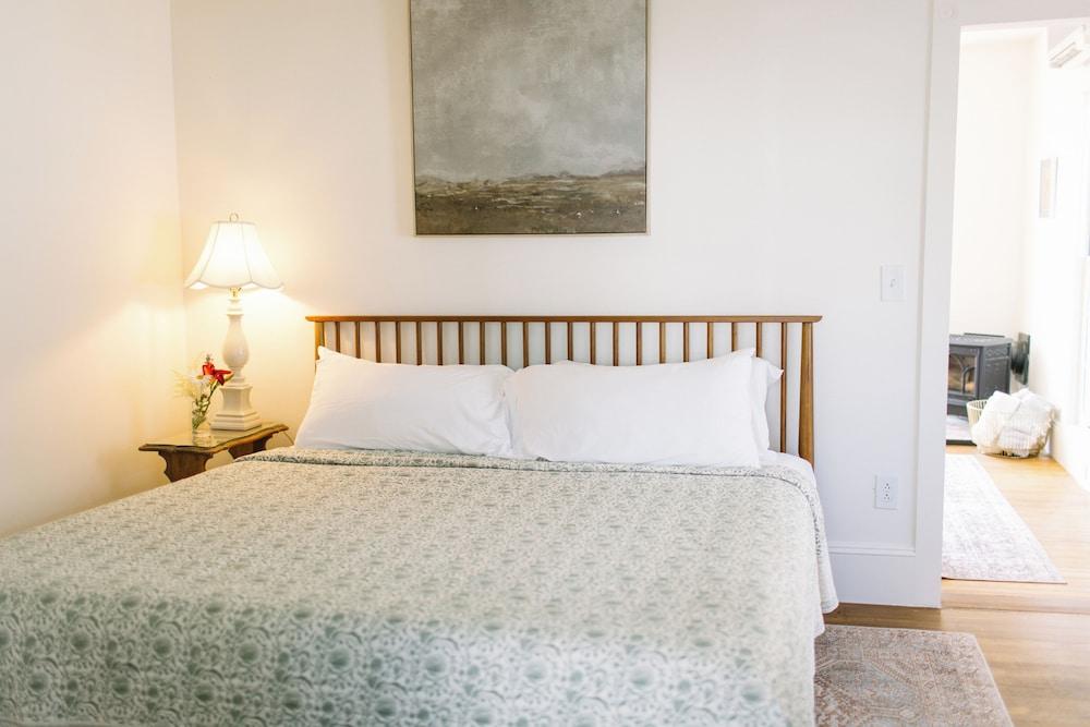 Admirals Quarters Inn photo 68