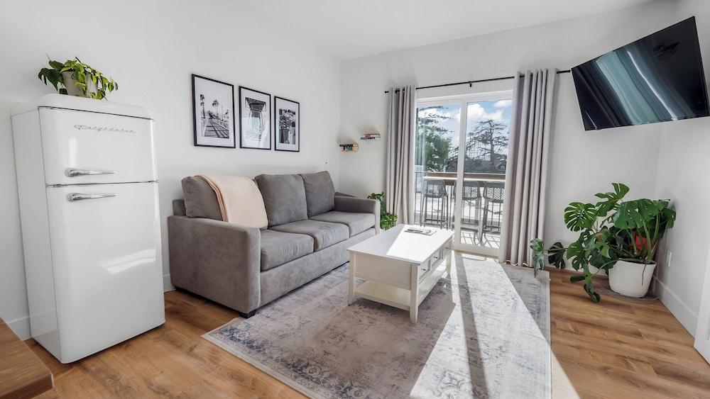 Rise Suites Oceanside photo 28