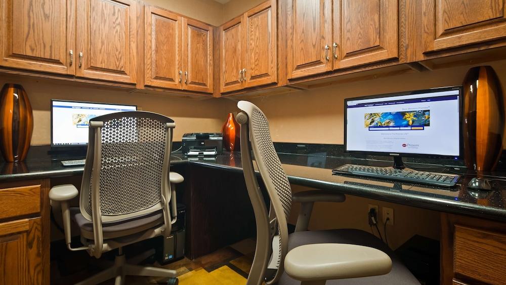 Best Western Plus KC Speedway Inn & Suites photo 16