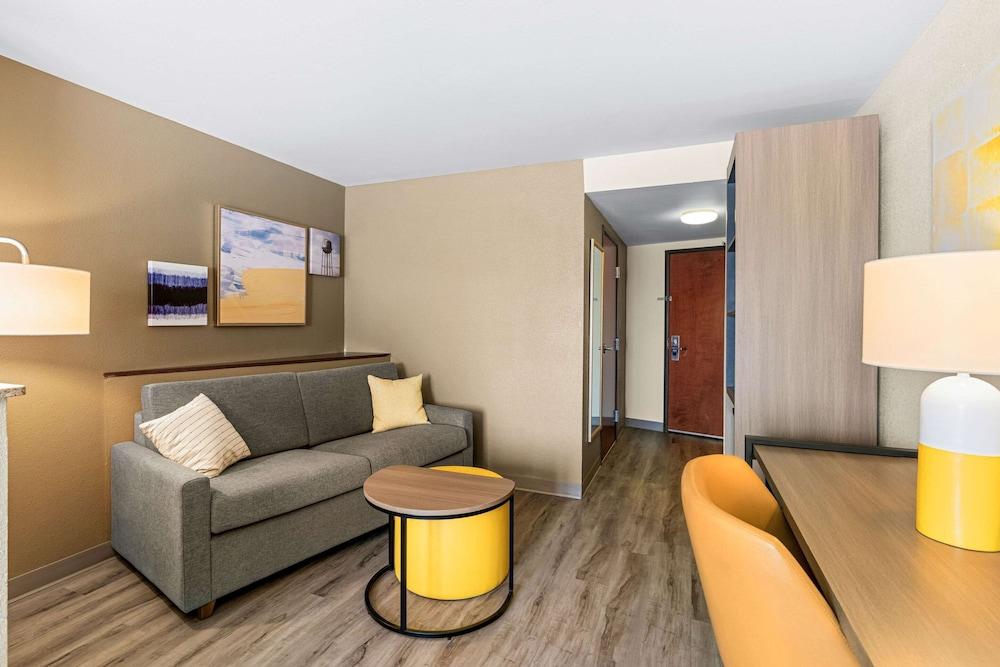 Comfort Suites Vacaville-Napa Valley Area photo 15