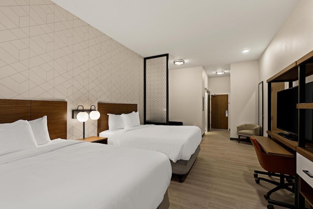 Everhome Suites Yuma East I-8 photo 14