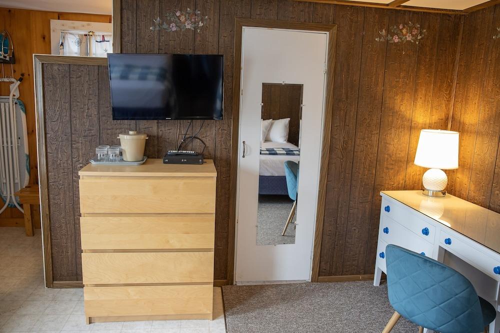 Isleview Motel and Cottages photo 52