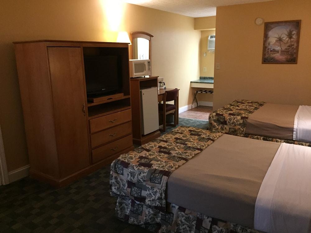 Wildwood Inn Tropical Dome & Theme Suites photo 20
