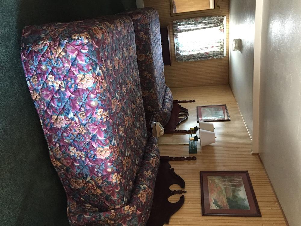 Elko Motel photo 4