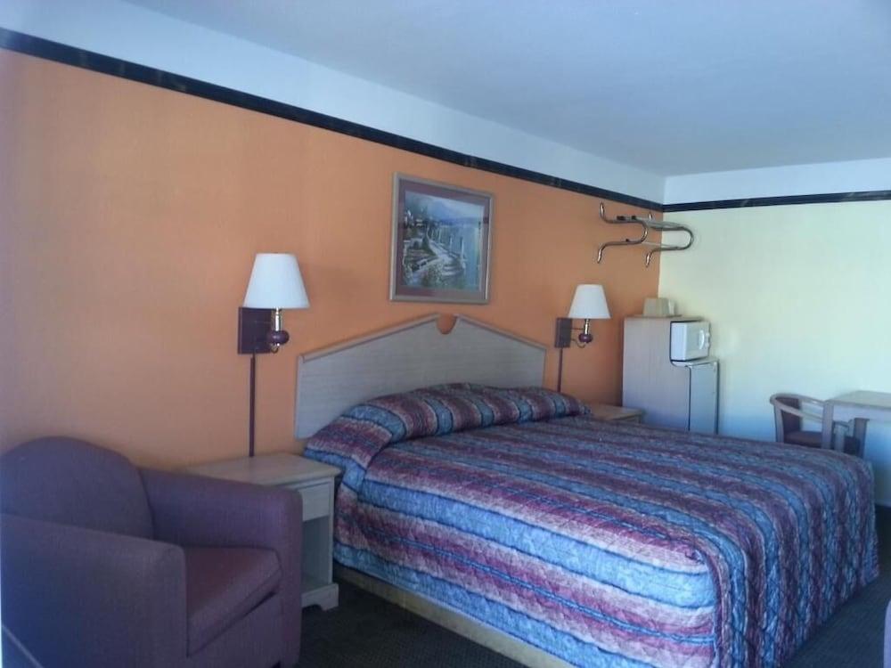 Tower Motel photo 16