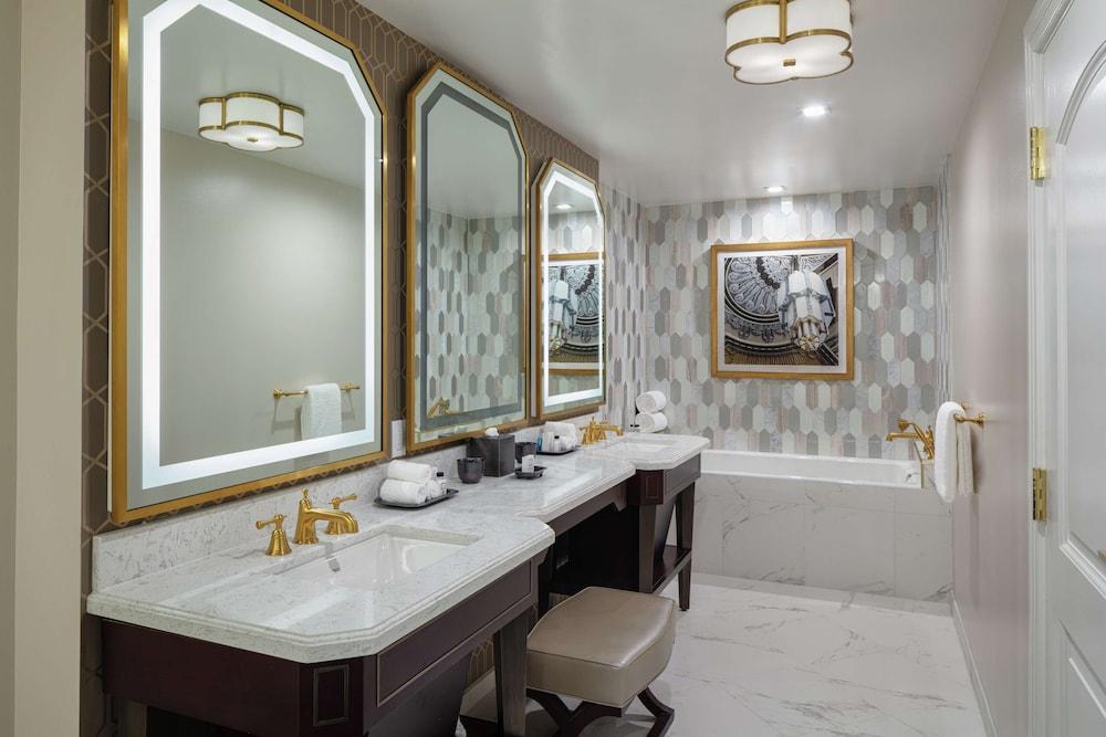 Higgins Hotel, Official Hotel of The National WWII Museum, Curio Collection by Hilton photo 56