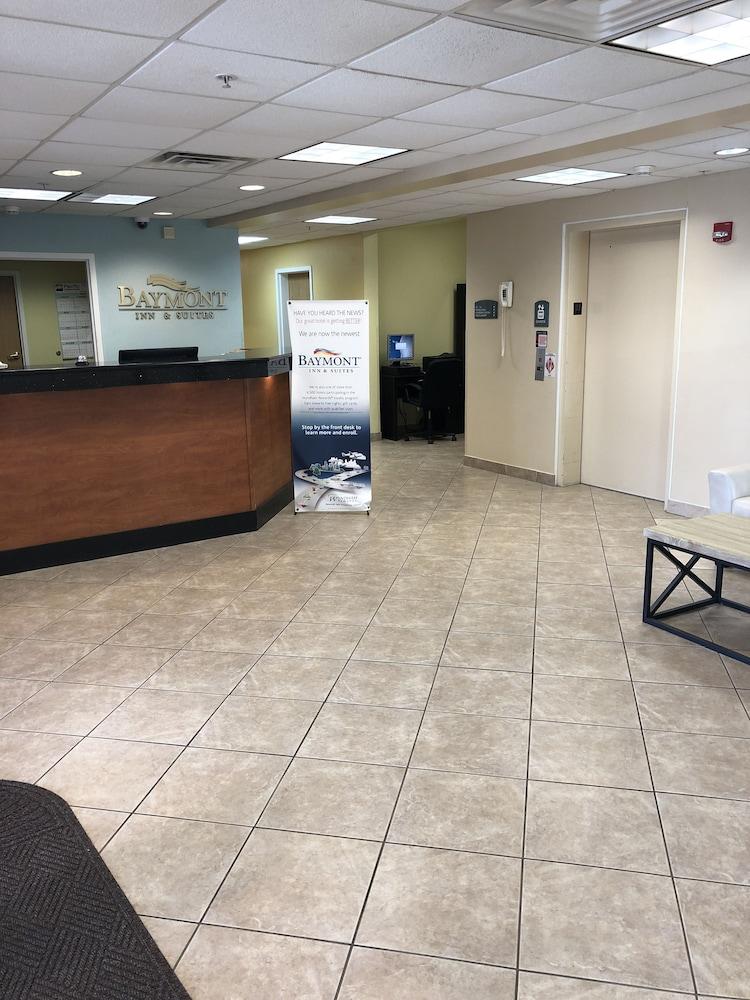 Baymont by Wyndham Jacksonville photo 10