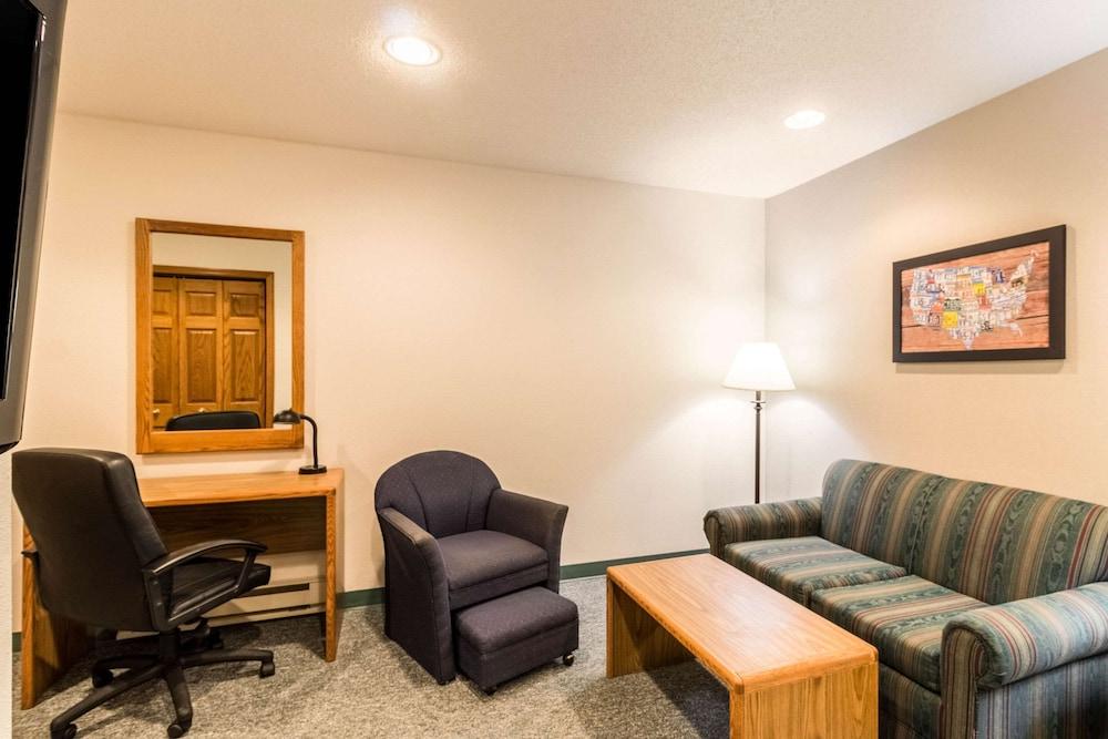 Econo Lodge Valley City photo 14