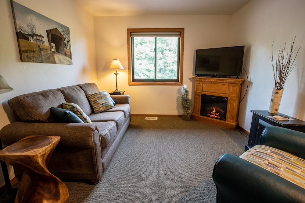 Open Hearth Lodge photo 10