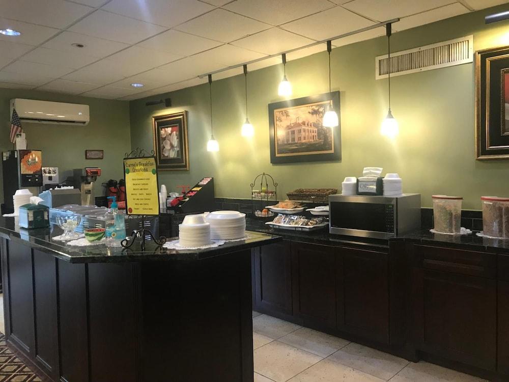 Carmel Inn & Suites photo 31