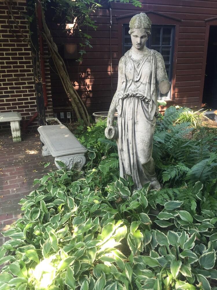 Historic Farnsworth House Inn photo 31