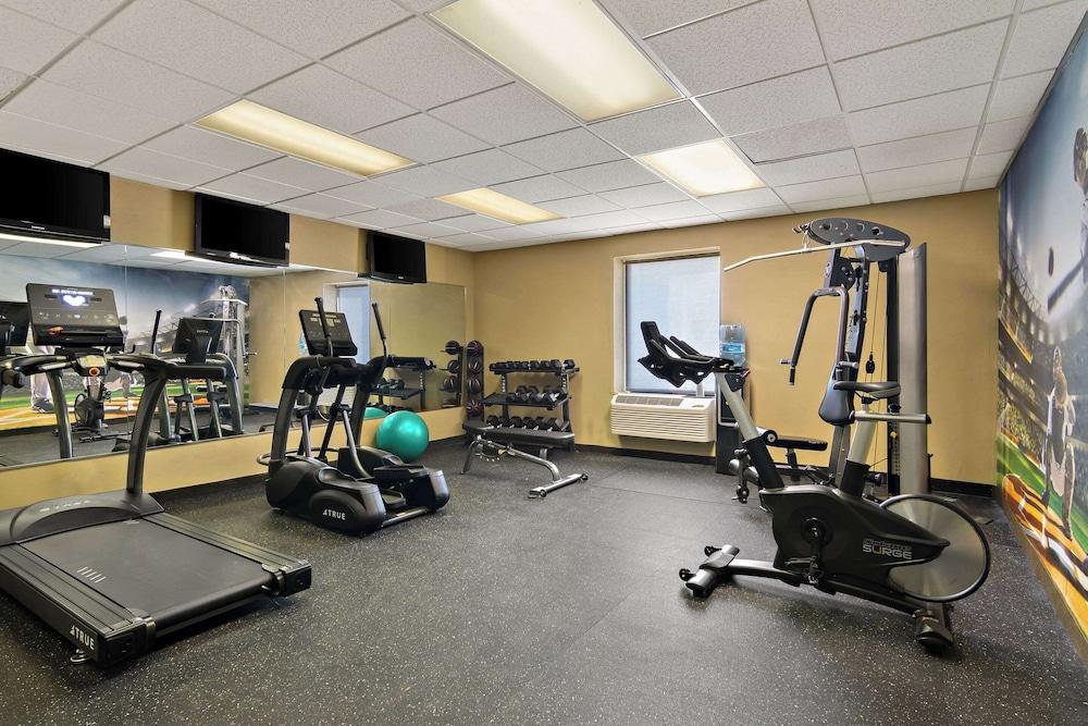 Clarion Pointe Bloomington – Normal near I-55 and University photo 26