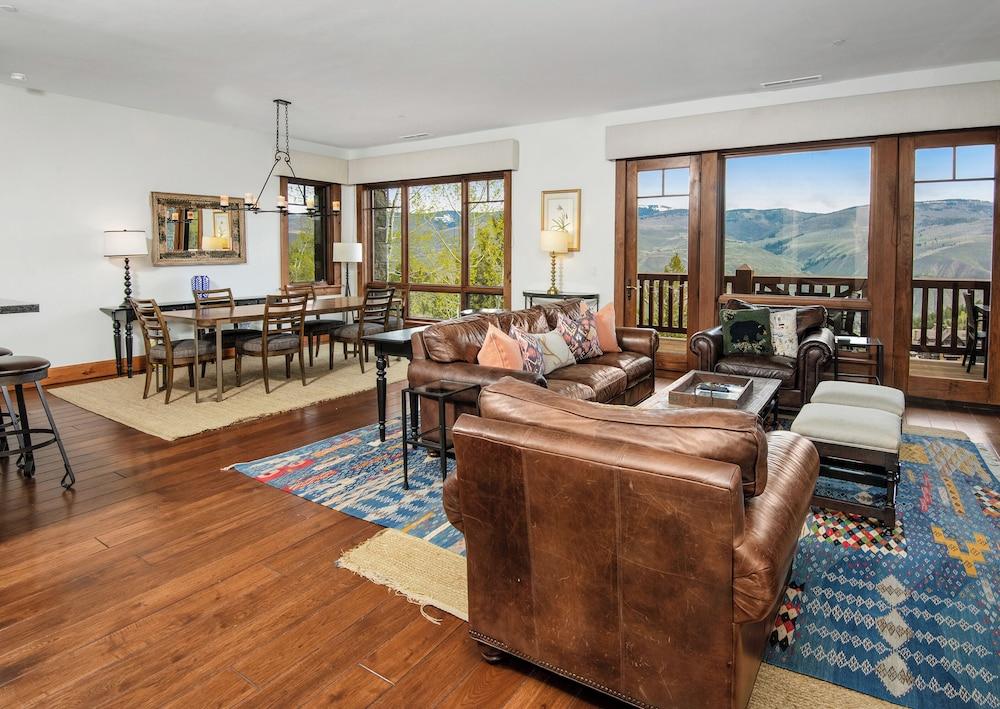 Hummingbird by Elevation Accommodations photo 14