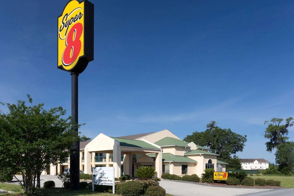 Super 8 by Wyndham Brunswick South/I-95 photo 16