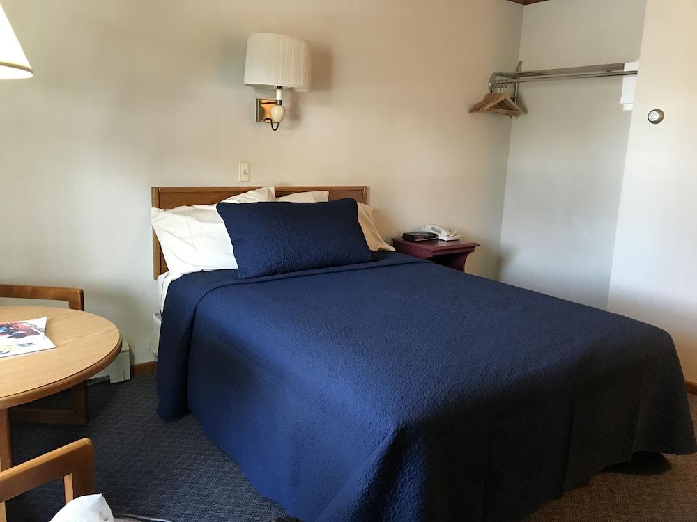 T-Bird Motor Inn photo 19