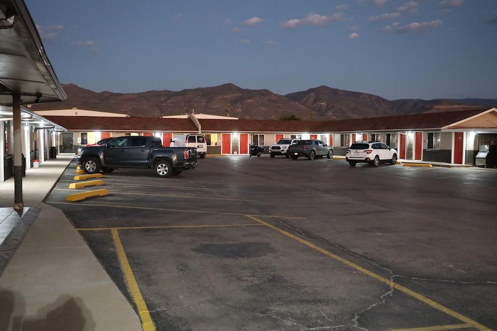 Budget Inn photo 9