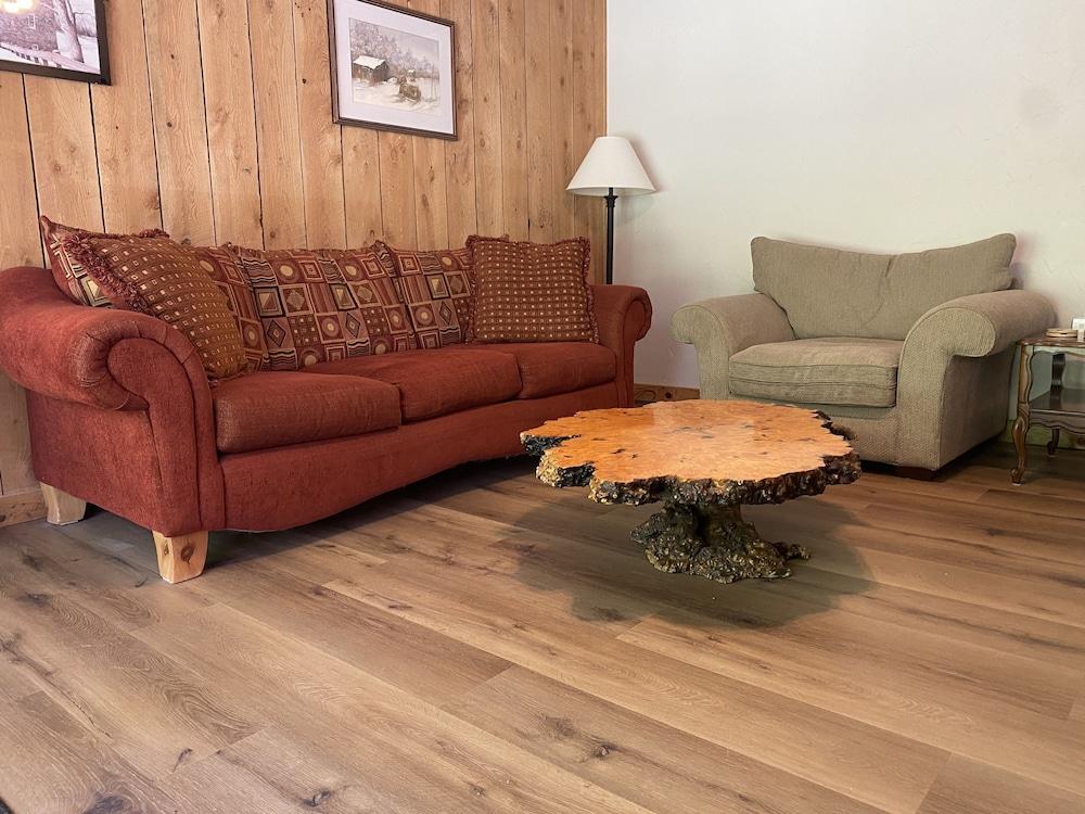 Foggy Mountain Lodge photo 32