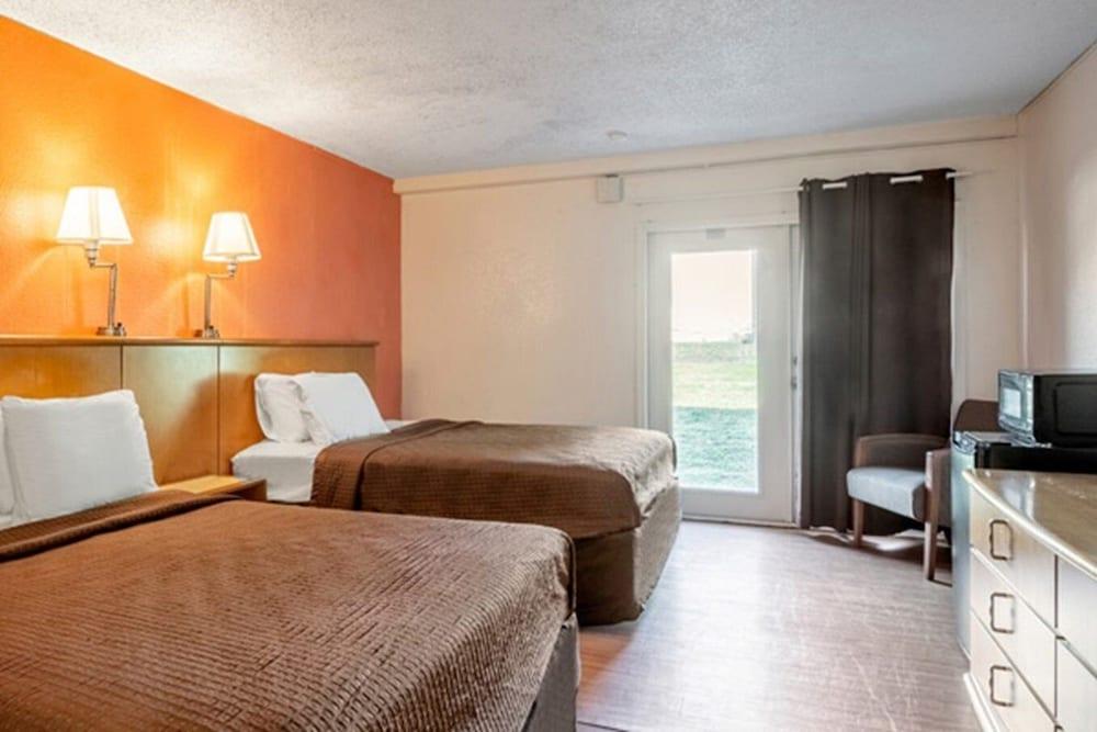 Clearwater Hotel photo 70