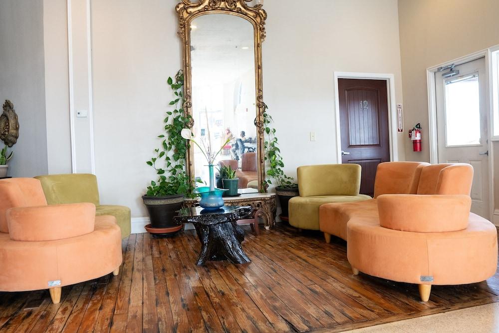 Oak Tree Hotel photo 19