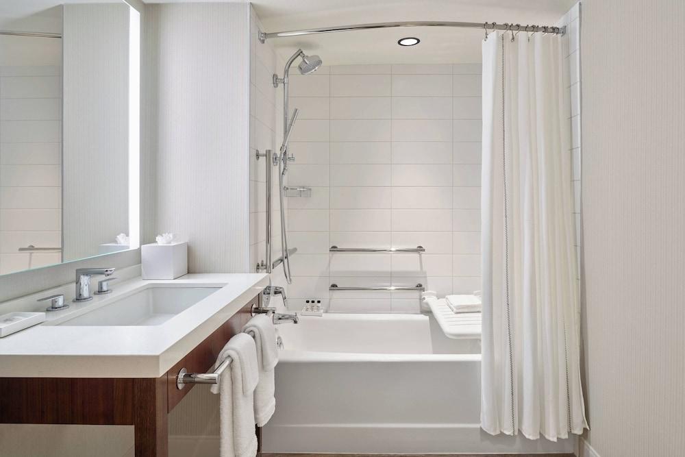 Delta Hotels Denver Thornton photo 16