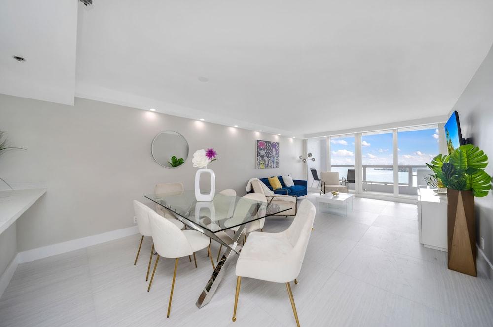 The Grand Biscayne Bay photo 44