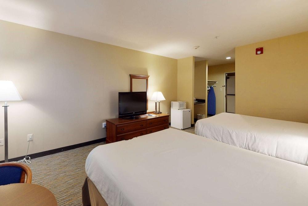 Ramada by Wyndham Strasburg/Shenandoah Valley photo 15