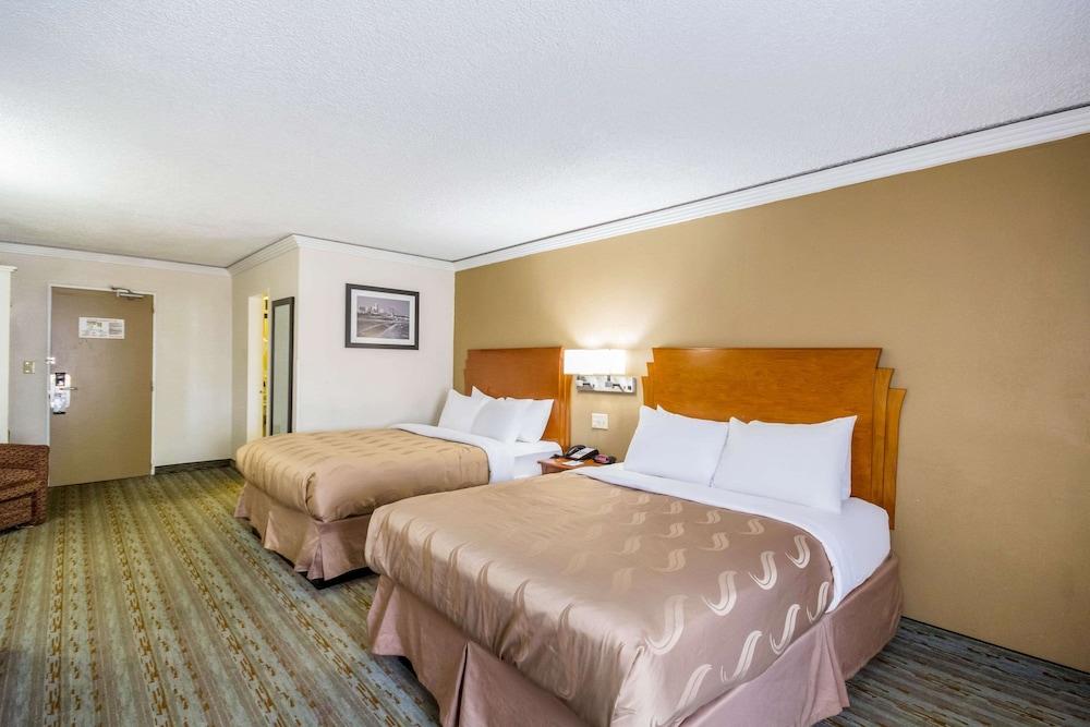 Quality Inn & Suites Kansas City - Independence I-70 East photo 16