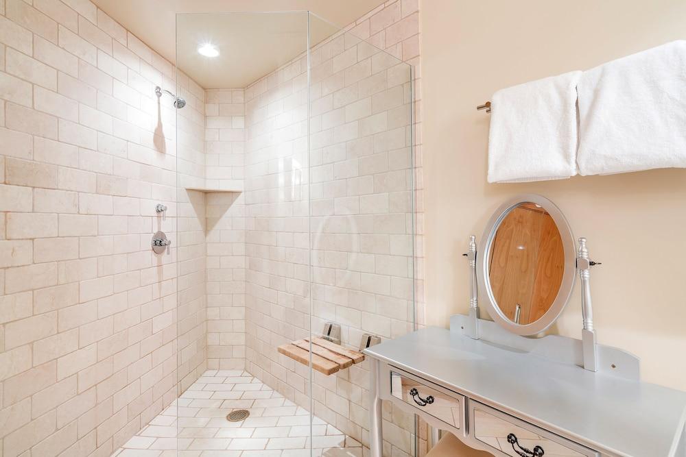 Ice House Suites and Condominiums photo 91