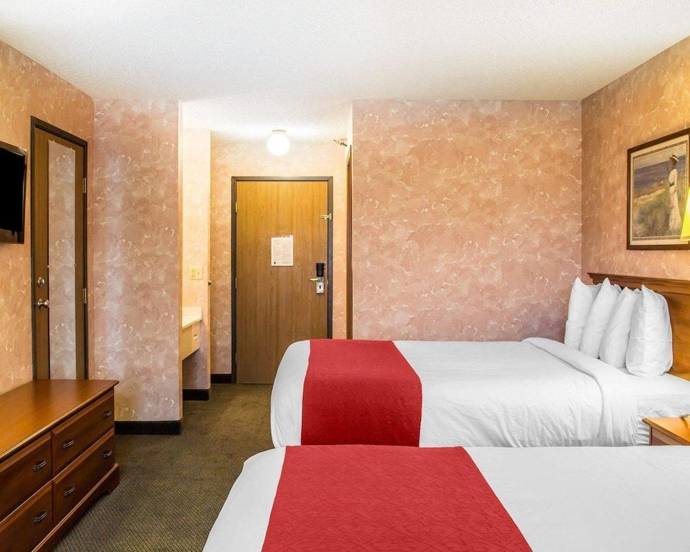 Econo Lodge Longmont East photo 10