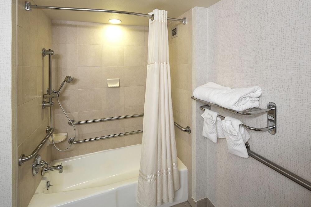 DoubleTree by Hilton Hotel Modesto photo 30