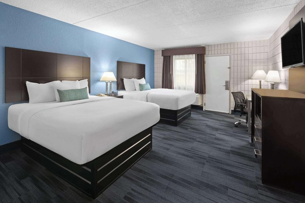 Baymont Inn and Suites by Wyndham Farmington, MO photo 24