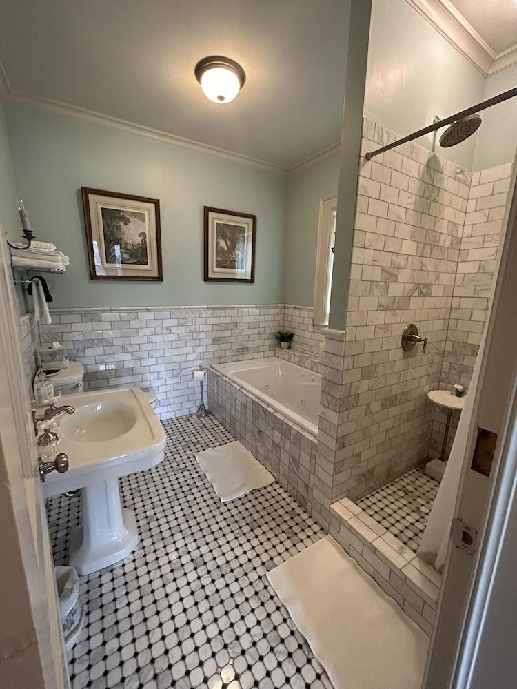 Hazeltine Boutique Hotel BnB photo 12