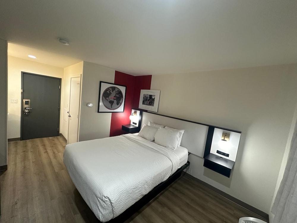 Ramada by Wyndham York Harrisburg Hershey photo 4