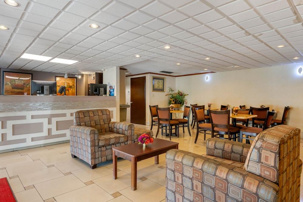 SureStay by Best Western Jacksonville Airport photo 2